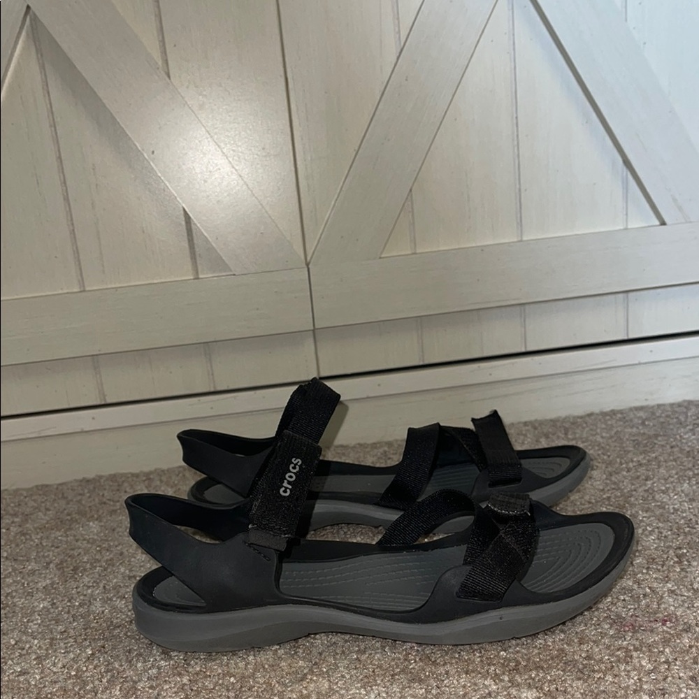 Crocs Women’s Black Sandals (Size 6) - Picture 3 of 5